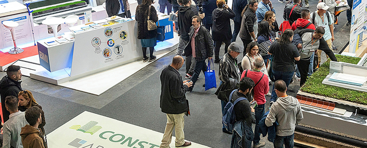 people at contruction week fair